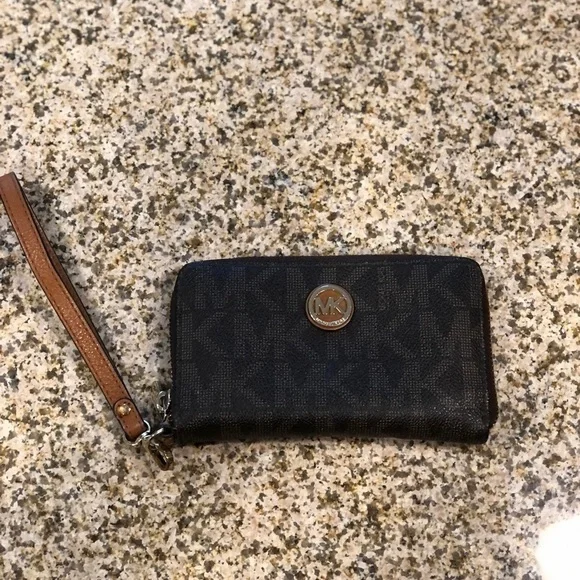 Michael Kors Jet Set Brown Zip Around Wallet Wristlet - Picture 7 of 8